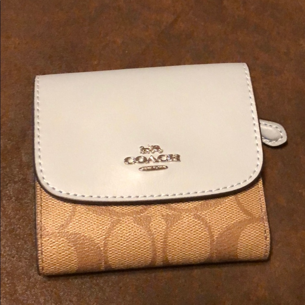 Coach small wallet gently used